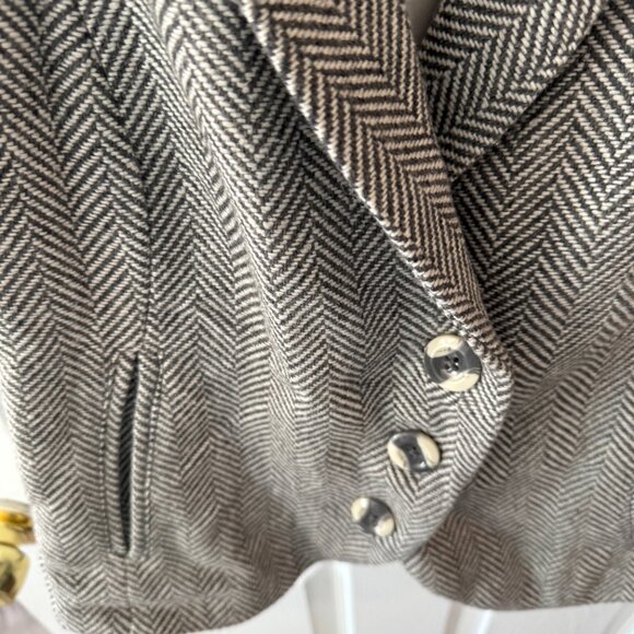 Lined Chevron Striped Vest - Picture 3 of 6